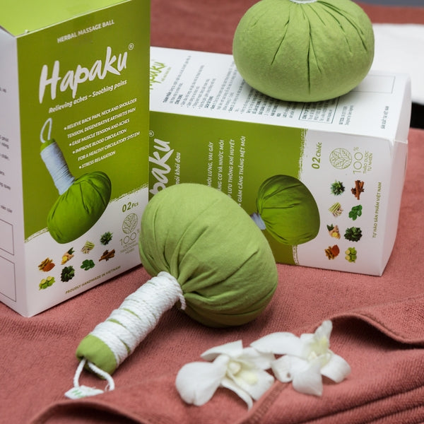 Bóng Mát Xa Thảo Dược Hapaku - Hộp 2 Quả 300G